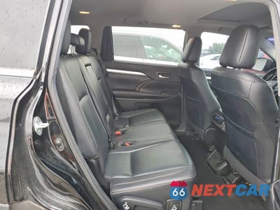 Zdjęcie 11 z 13 samochodu: 2019 TOYOTA HIGHLANDER XLE VIN:5TDJZRFH9KS614878 - miniatura