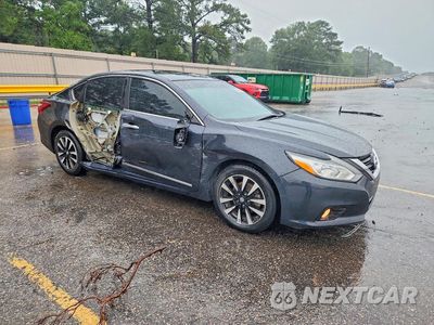 Czwarte zdjęcie samochodu z boku: 2018 NISSAN ALTIMA 2.5 S VIN:1N4AL3AP8JC297730 - miniatura