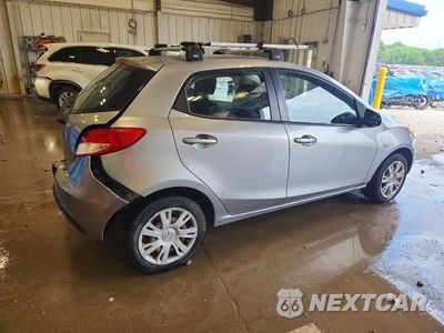 Trzecie zdjęcie samochodu z tyłu: 2012 MAZDA MAZDA2 VIN:JM1DE1KZ8C0133131 - miniatura