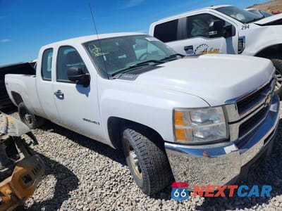 Czwarte zdjęcie samochodu z boku: 2008 CHEVROLET SILVERADO K3500 VIN:1GCHK39K08E191002 - miniatura