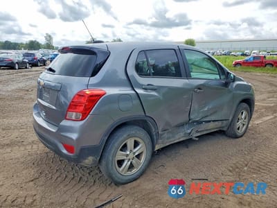 Trzecie zdjęcie samochodu z tyłu: 2020 CHEVROLET TRAX LS VIN:3GNCJNSBXLL139525 - miniatura