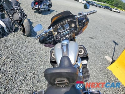 Zdjęcie 6 z 8 samochodu: 2003 HARLEY-DAVIDSON FLHTCUI ANNIVERSARY VIN:1HD1FCW413Y627910 - miniatura