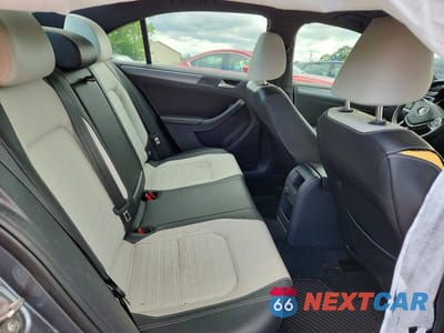 Zdjęcie 10 z 12 samochodu: 2017 VOLKSWAGEN JETTA SPORT VIN:3VWD17AJ0HM388710 - miniatura