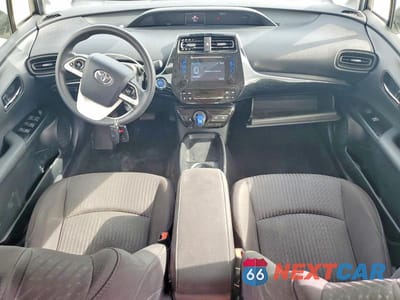 Zdjęcie 8 z 12 samochodu: 2018 TOYOTA PRIUS TWO ECO VIN:JTDKARFU0J3553395 - miniatura