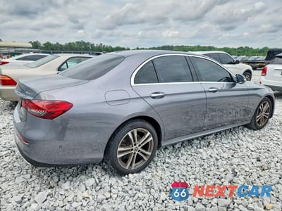 Trzecie zdjęcie samochodu z tyłu: 2022 MERCEDES-BENZ E 350 4MATIC VIN:W1KZF8EBXNB072534 - miniatura