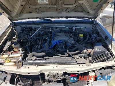 Zdjęcie 11 z 12 samochodu: 2001 NISS FRONTIER VIN:1N6ED27T91C393645 - miniatura