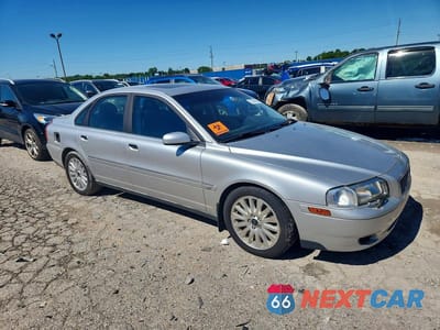 Czwarte zdjęcie samochodu z boku: 2004 VOLVO S80 VIN:YV1TS92D341337638 - miniatura