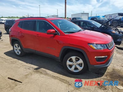 Czwarte zdjęcie samochodu z boku: 2018 JEEP COMPASS LATITUDE VIN:3C4NJDBB3JT238440 - miniatura