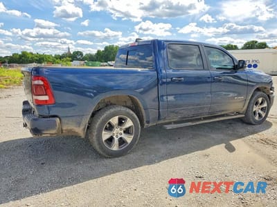 Trzecie zdjęcie samochodu z tyłu: 2024 RAM 1500 LARAMIE VIN:1C6SRFJT6RN159378 - miniatura