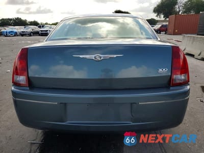 Zdjęcie 6 z 12 samochodu: 2005 CHRYSLER 300 TOURING VIN:2C3JA53G95H131703 - miniatura