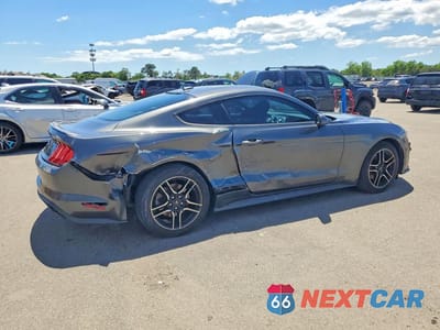 Trzecie zdjęcie samochodu z tyłu: 2020 FORD MUSTANG VIN:1FA6P8THXL5190439 - miniatura