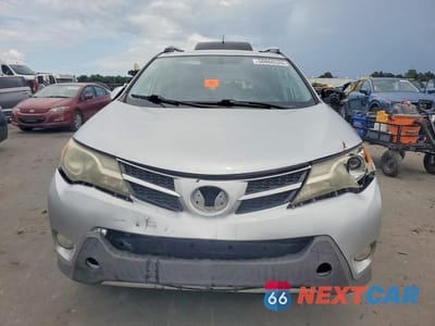 Piąte zdjęcie samochodu w środku: 2015 TOYOTA RAV4 XLE VIN:2T3WFREV7FW177845 - miniatura