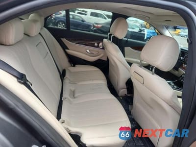 Zdjęcie 10 z 12 samochodu: 2018 MERCEDES-BENZ E 300 VIN:WDDZF4JB7JA470671 - miniatura