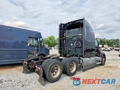 Czwarte zdjęcie samochodu z boku: 2019 INTERNATIONAL LT625 SEMI TRUCK 512500 MILES NEEDS 2 BATTARIES VIN:3HSDZTZR3KN611135 - miniatura