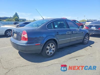Trzecie zdjęcie samochodu z tyłu: 2003 VOLKSWAGEN PASSAT GLX 4MOTION VIN:WVWTH63B53P185065 - miniatura
