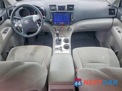 Zdjęcie 8 z 14 samochodu: 2012 TOYOTA HIGHLANDER BASE VIN:5TDBK3EH9CS167400 - miniatura