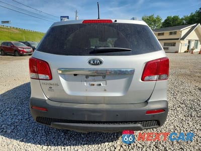 Zdjęcie 6 z 13 samochodu: 2012 KIA SORENTO LX VIN:5XYKTDA6XCG219301 - miniatura