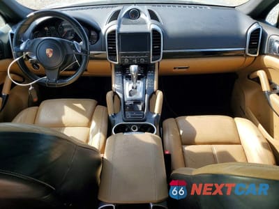 Zdjęcie 8 z 13 samochodu: 2014 PORSCHE CAYENNE BASE VIN:WP1AA2A27ELA94704 - miniatura