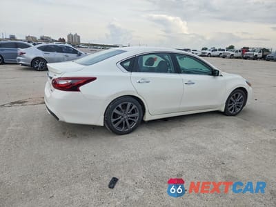 Trzecie zdjęcie samochodu z tyłu: 2018 NISSAN ALTIMA 2.5 SR VIN:1N4AL3AP9JC271525 - miniatura
