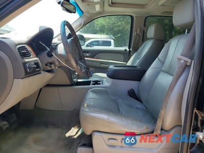 Zdjęcie 7 z 13 samochodu: 2007 GMC YUKON XL C1500 VIN:1GKFC16067R269466 - miniatura