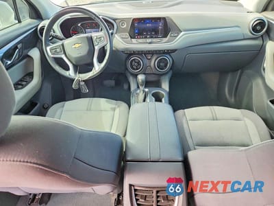 Zdjęcie 8 z 13 samochodu: 2020 CHEVROLET BLAZER 1LT VIN:3GNKBBRA2LS694656 - miniatura