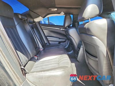 Zdjęcie 10 z 13 samochodu: 2019 CHRYSLER 300 S VIN:2C3CCABT9KH564833 - miniatura