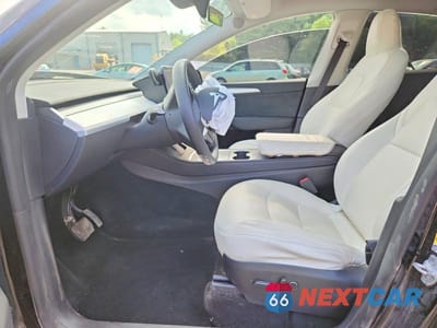 Zdjęcie 7 z 12 samochodu: 2024 TESLA MODEL Y VIN:7SAYGDEE9RA221654 - miniatura