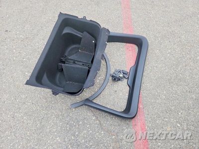 Zdjęcie 12 z 13 samochodu: 2023 TESLA MODEL Y VIN:7SAYGDEE0PA097318 - miniatura