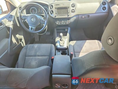 Zdjęcie 8 z 13 samochodu: 2015 VOLKSWAGEN TIGUAN S VIN:WVGBV7AX5FW557650 - miniatura