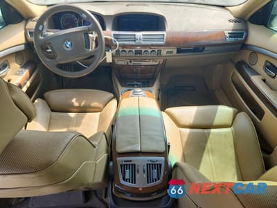 Zdjęcie 8 z 12 samochodu: 2007 BMW 750 VIN:WBAHN83517DT74546 - miniatura