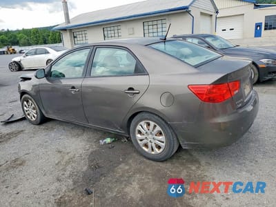 Drugie zdjęcie samochodu z przodu: 2012 KIA FORTE EX VIN:KNAFU4A21C5533145 - miniatura