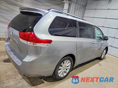 Trzecie zdjęcie samochodu z tyłu: 2011 TOYOTA SIENNA LE VIN:5TDJK3DC4BS025326 - miniatura