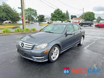 Drugie zdjęcie samochodu z przodu: 2013 MERCEDES-BENZ C 300 4MATIC VIN:WDDGF8AB0DA831516 - miniatura