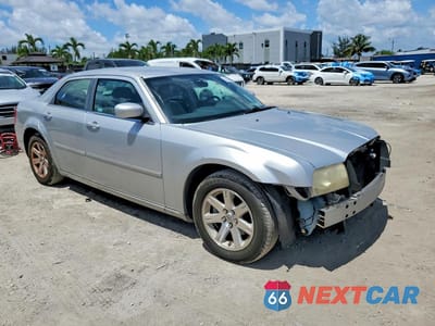 Czwarte zdjęcie samochodu z boku: 2007 CHRYSLER 300 TOURING VIN:2C3KA53G47H632652 - miniatura