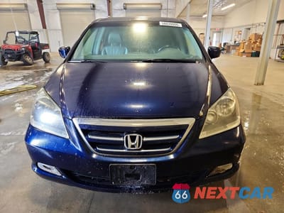 Piąte zdjęcie samochodu w środku: 2005 HONDA ODYSSEY TOURING VIN:5FNRL38865B128293 - miniatura