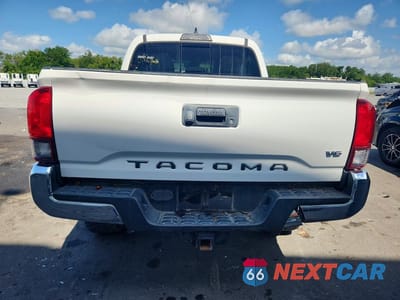 Zdjęcie 6 z 13 samochodu: 2018 TOYOTA TACOMA TRD OFF-ROAD VIN:3TMCZ5AN8JM141178 - miniatura