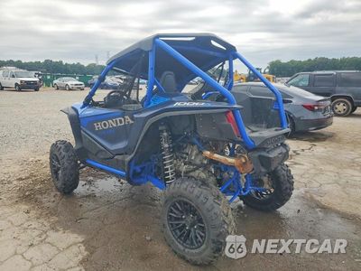 Trzecie zdjęcie samochodu z tyłu: 2025 HONDA SXS1000 UTILITY VEHICLE VIN:1HFVE0506S4600605 - miniatura