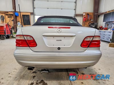 Zdjęcie 6 z 12 samochodu: 2001 MERCEDES-BENZ CLK 320 VIN:WDBLK65G81T070506 - miniatura
