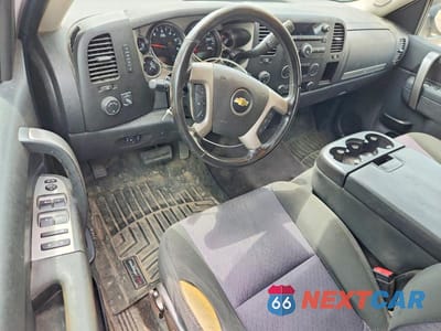 Zdjęcie 8 z 12 samochodu: 2013 CHEVROLET SILVERADO K1500 LT VIN:1GCRKSE76DZ151736 - miniatura