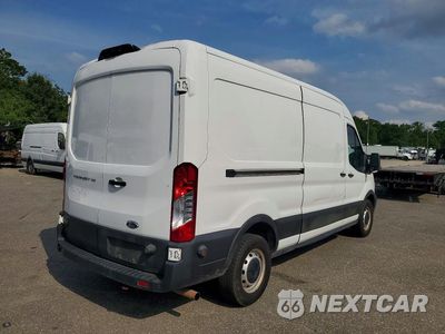 Trzecie zdjęcie samochodu z tyłu: 2020 FORD TRANSIT 150 DELIVERY VAN VIN:1FTYE1C89LKA17335 - miniatura