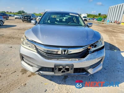 Piąte zdjęcie samochodu w środku: 2017 HONDA ACCORD LX VIN:1HGCR2F36HA175828 - miniatura