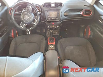 Zdjęcie 8 z 13 samochodu: 2017 JEEP RENEGADE TRAILHAWK VIN:ZACCJBCB2HPG01709 - miniatura