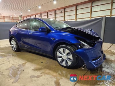 Czwarte zdjęcie samochodu z boku: 2024 TESLA MODEL Y VIN:7SAYGDEE4RA265691 - miniatura