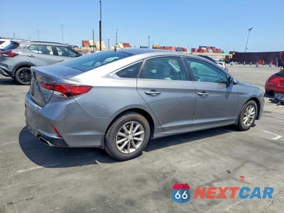 Trzecie zdjęcie samochodu z tyłu: 2018 HYUNDAI SONATA SE VIN:5NPE24AF3JH696335 - miniatura