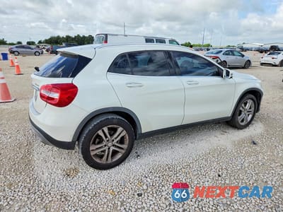 Trzecie zdjęcie samochodu z tyłu: 2017 MERCEDES-BENZ GLA 250 4MATIC VIN:WDCTG4GB3HJ346079 - miniatura