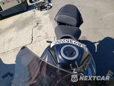 Piąte zdjęcie samochodu w środku: 2013 KAWASAKI EX650 F VIN:JKAEXEF14DDA03977 - miniatura
