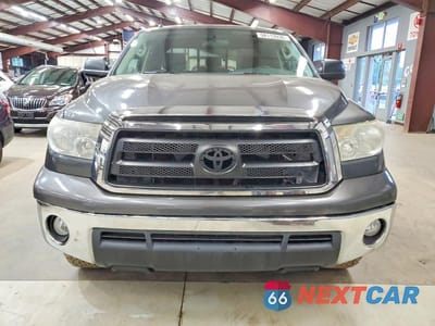 Piąte zdjęcie samochodu w środku: 2012 TOYOTA TUNDRA DOUBLE CAB SR5 VIN:5TFUM5F1XCX034980 - miniatura