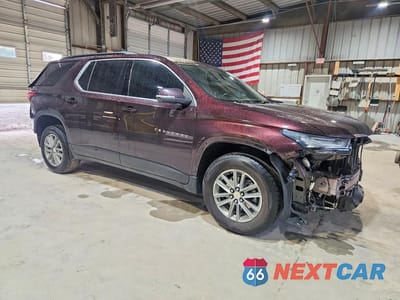 Czwarte zdjęcie samochodu z boku: 2023 CHEVROLET TRAVERSE LT VIN:1GNERGKW5PJ265868 - miniatura