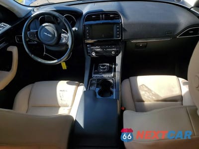 Zdjęcie 8 z 13 samochodu: 2017 JAGUAR F-PACE PREMIUM VIN:SADCJ2BV1HA494121 - miniatura