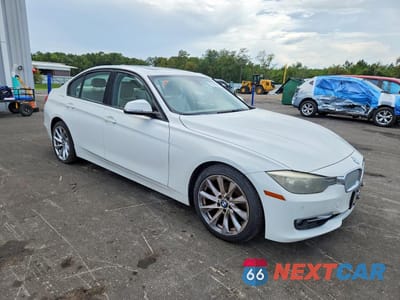 Czwarte zdjęcie samochodu z boku: 2012 BMW 328 I VIN:WBA3A5C59CF341457 - miniatura